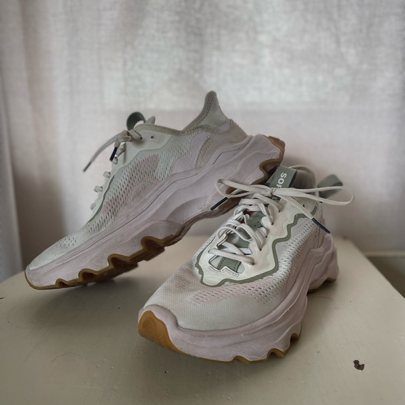 Sorel Kinetic Breakthru Day Lace Sneaker in Dreamy White - Picture 2 of 9